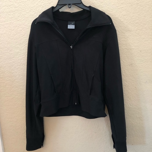 nike black crop jacket